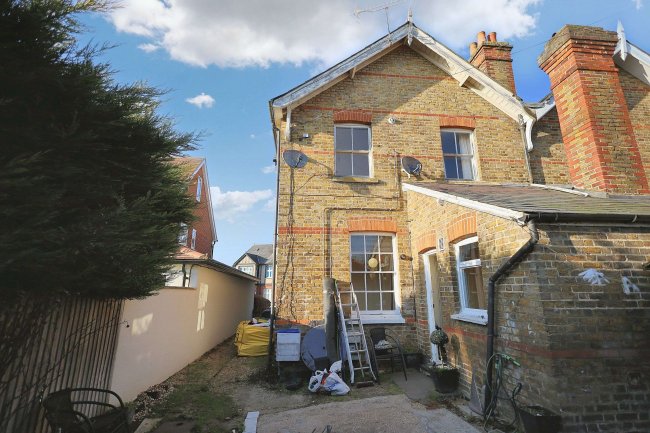 Ivy House, 2 Wharf Lane, Bourne End, Buckinghamshire, SL8 5RU 6