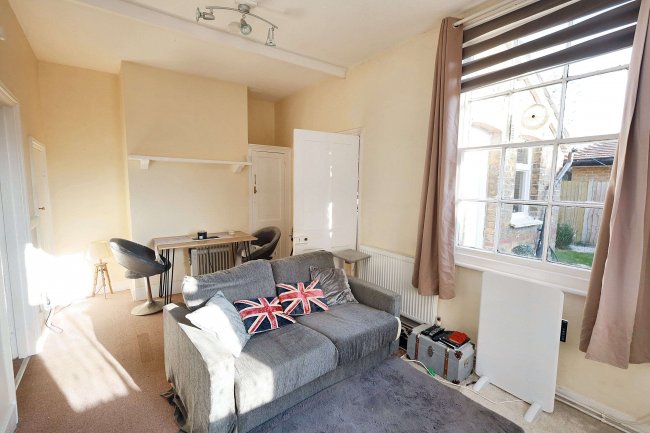 Ivy House, 2 Wharf Lane, Bourne End, Buckinghamshire, SL8 5RU 6