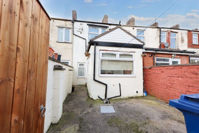 20 Perry Street, Darwen, Lancashire, BB3 3DG 4