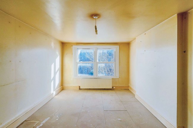 24b Glaserton Road, Stamford Hill, London, N16 5QX 8