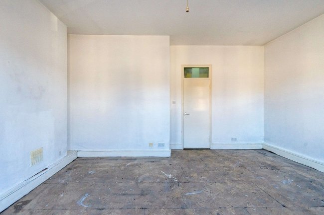 24b Glaserton Road, Stamford Hill, London, N16 5QX 8