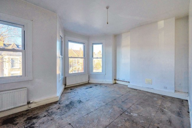 24b Glaserton Road, Stamford Hill, London, N16 5QX 8