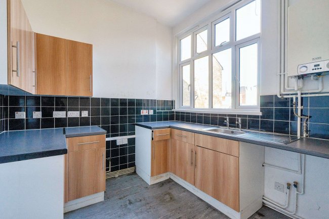 24b Glaserton Road, Stamford Hill, London, N16 5QX 8