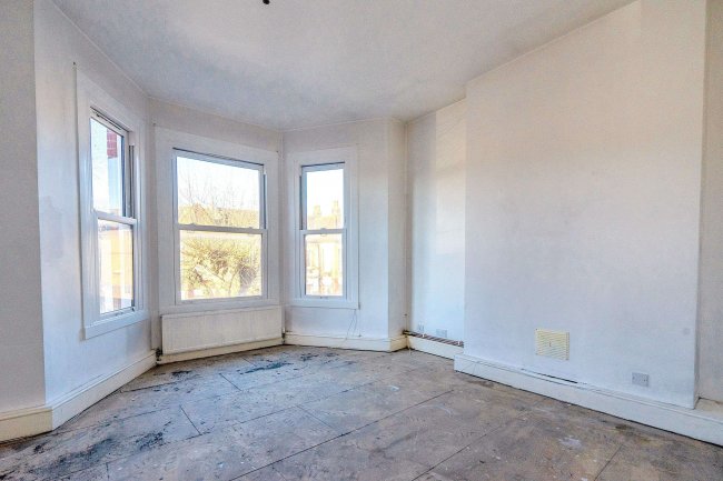 24b Glaserton Road, Stamford Hill, London, N16 5QX 8