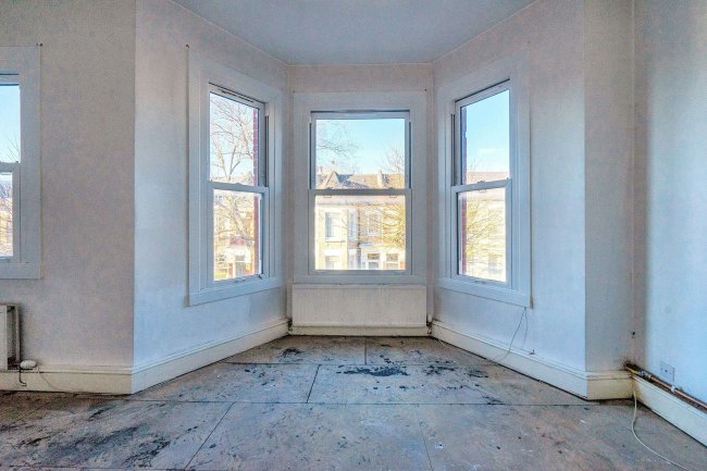 24b Glaserton Road, Stamford Hill, London, N16 5QX 8