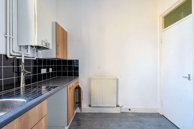 24b Glaserton Road, Stamford Hill, London, N16 5QX 8