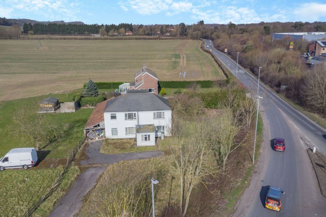 Le-Brun, Grimsby Road, Louth, LN11 0SX 9