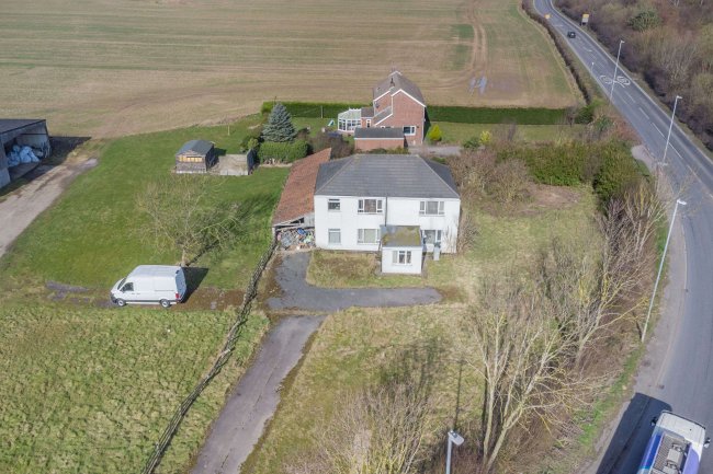 Le-Brun, Grimsby Road, Louth, LN11 0SX 9