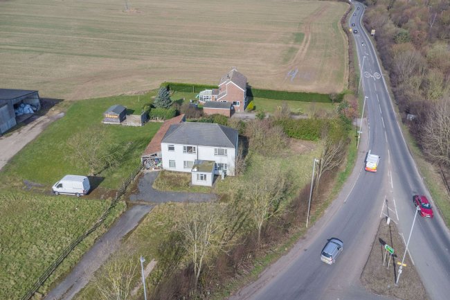 Le-Brun, Grimsby Road, Louth, LN11 0SX 9