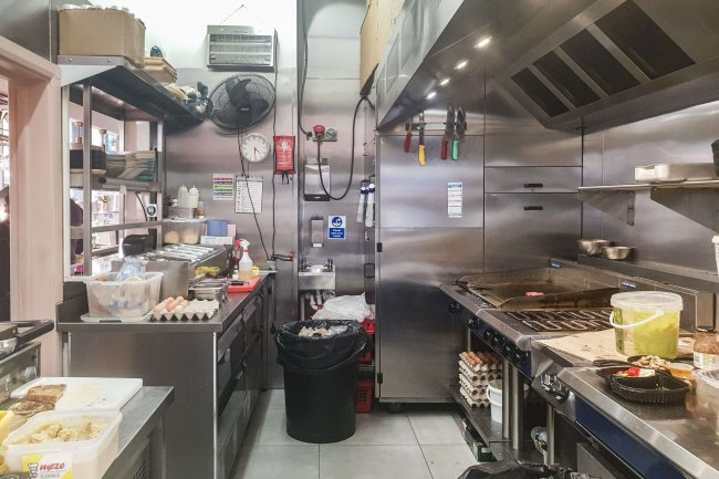 Unit 3, Clonmel Court, 14 Turnberry Quay, London E14 9GY 4