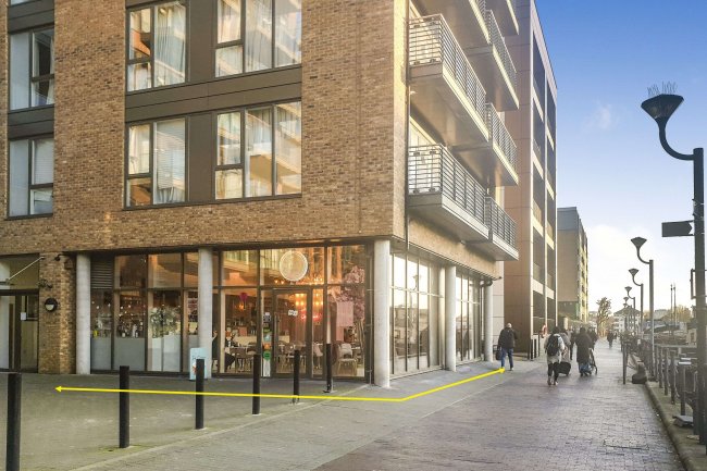 Unit 3, Clonmel Court, 14 Turnberry Quay, London E14 9GY 4