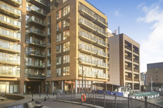 Unit 3, Clonmel Court, 14 Turnberry Quay, London E14 9GY 4