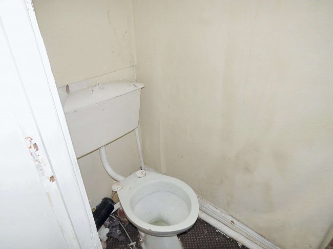 146 Waterloo Road, Blackpool, Lancashire, FY4 2AF 7