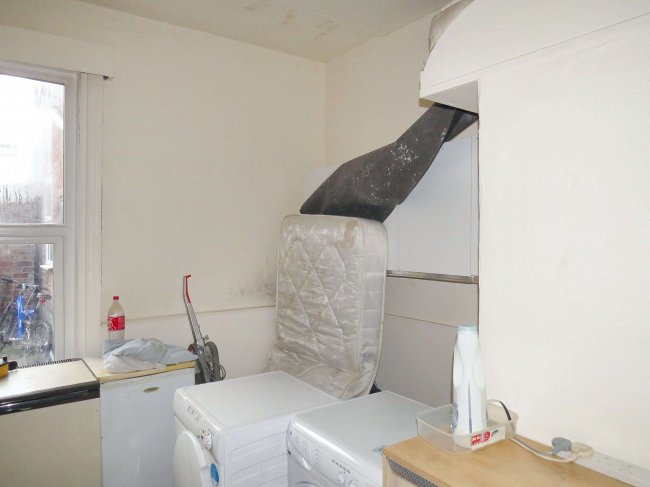 146 Waterloo Road, Blackpool, Lancashire, FY4 2AF 7