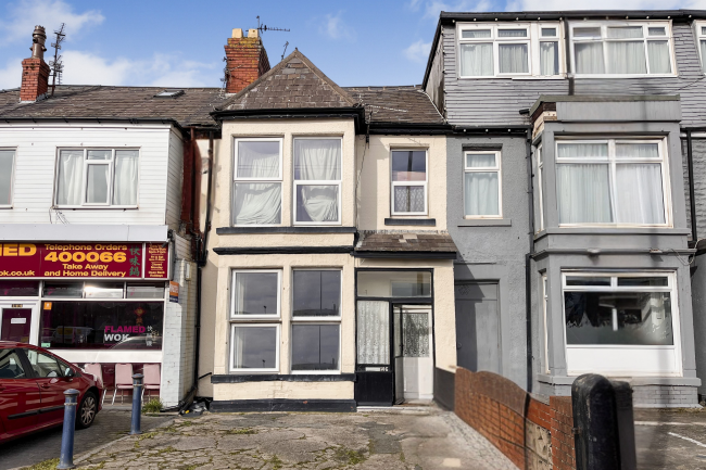 146 Waterloo Road, Blackpool, Lancashire, FY4 2AF 7