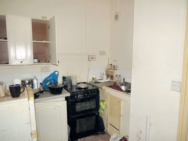 146 Waterloo Road, Blackpool, Lancashire, FY4 2AF 7