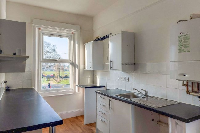 6b Radnor Park Road, Folkstone, Kent, CT19 5AU 3