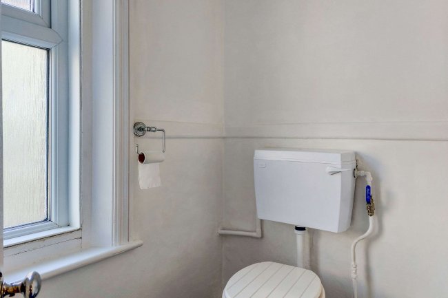 6b Radnor Park Road, Folkstone, Kent, CT19 5AU 3