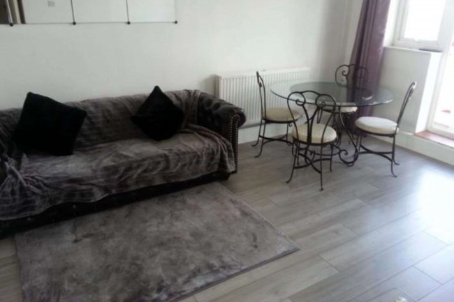 31 Caledonian Wharf, Canary Wharf, London, E14 3EN 3