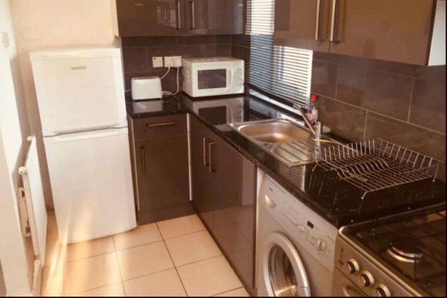 31 Caledonian Wharf, Canary Wharf, London, E14 3EN 3