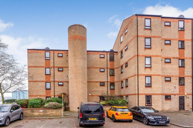 31 Caledonian Wharf, Canary Wharf, London, E14 3EN 3