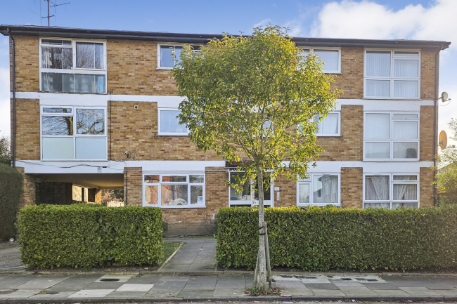 1 Dorset Court, 117 Halsbury Road East, Northolt, UB5 4PZ 2