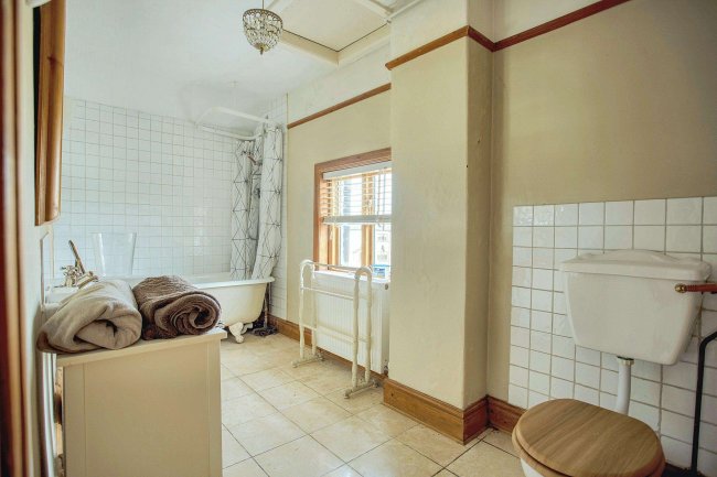 1 Top Locks, Wheat Lane, Lathom, Lancashire L40 4BF 4