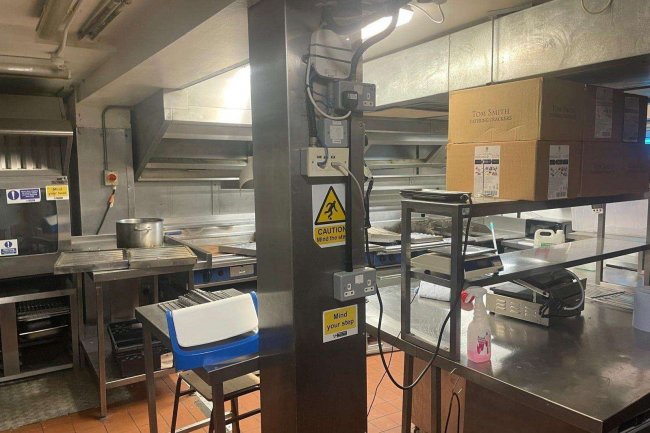 600 Kingsland Road, Dalston, London E8 4AH 8