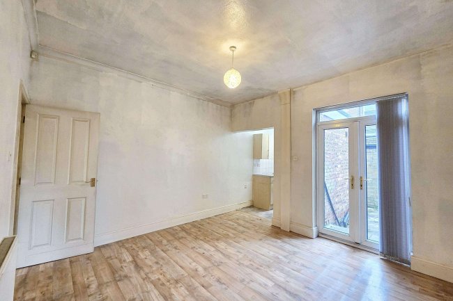 61 Duchy Street, Salford, Greater Manchester, M6 5LS 7