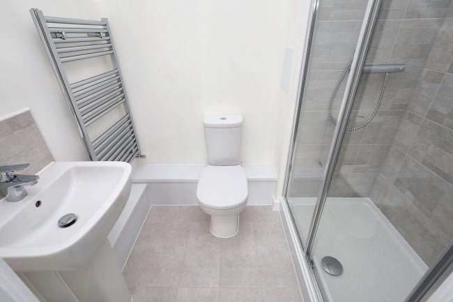 Flat 13, Denman House, 1 New Road, Feltham TW14 9AJ 10