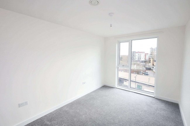 Flat 15, Denman House, 1 New Road, Feltham TW14 9AJ 7