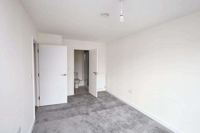 Flat 15, Denman House, 1 New Road, Feltham TW14 9AJ 7