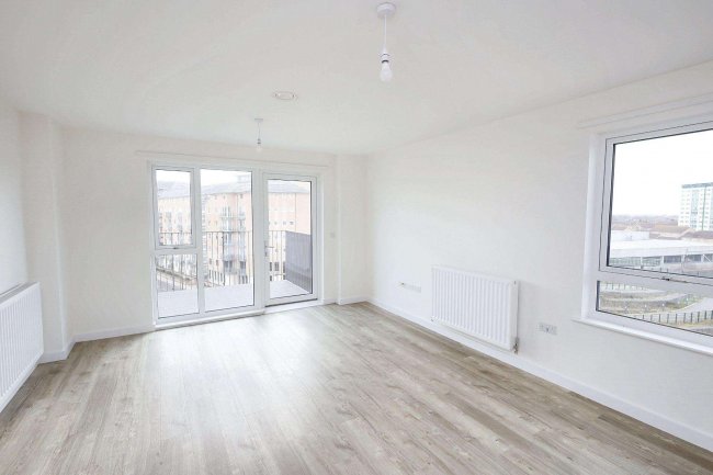 Flat 15, Denman House, 1 New Road, Feltham TW14 9AJ 7