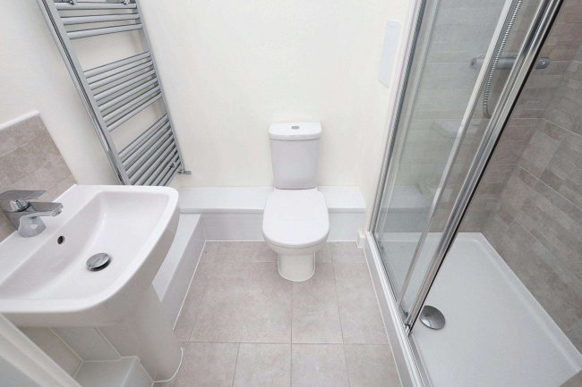 Flat 15, Denman House, 1 New Road, Feltham TW14 9AJ 7