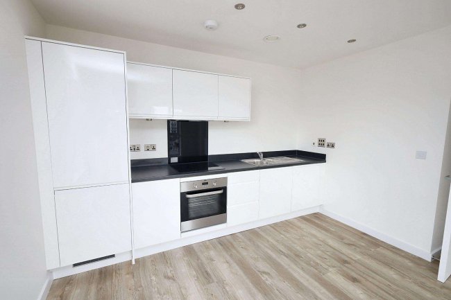 Flat 15, Denman House, 1 New Road, Feltham TW14 9AJ 7