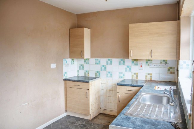 29 Isbury Road, Marlborough, Wiltshire, SN8 4AJ 4