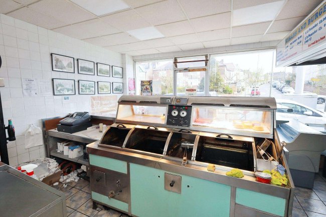 131 Colney Hatch Lane, Muswell Hill, London N10 1HD 5