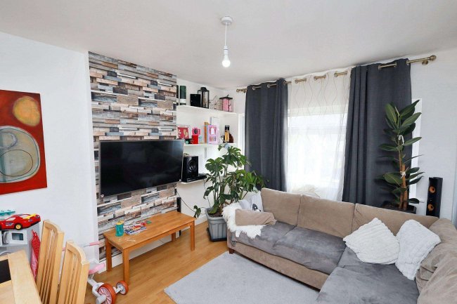 131 Colney Hatch Lane, Muswell Hill, London N10 1HD 5