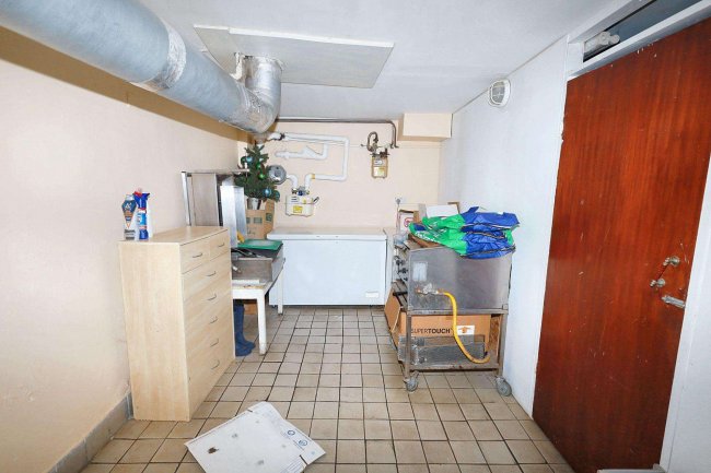 131 Colney Hatch Lane, Muswell Hill, London N10 1HD 5