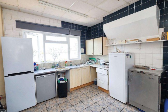 131 Colney Hatch Lane, Muswell Hill, London N10 1HD 5