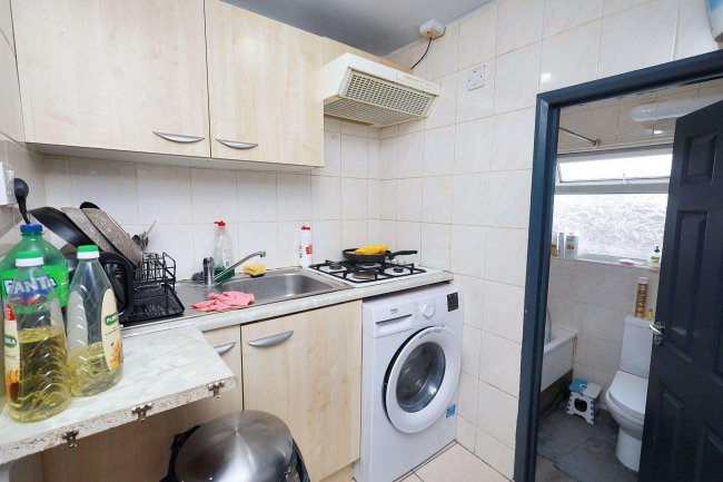 131 Colney Hatch Lane, Muswell Hill, London N10 1HD 5