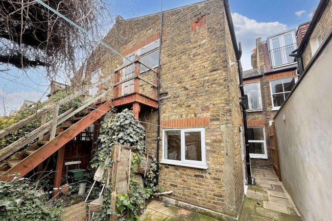 41/41A Astonville Street, London, SW18 5AN 8