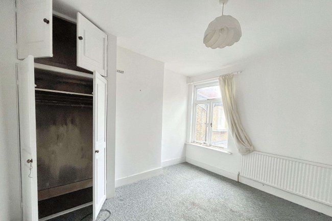 41/41A Astonville Street, London, SW18 5AN 8