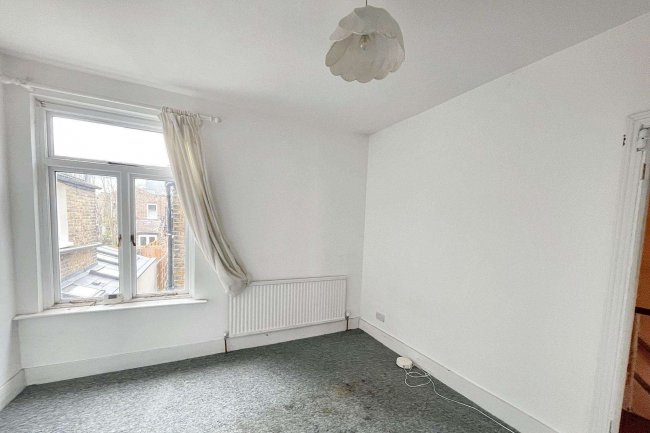 41/41A Astonville Street, London, SW18 5AN 8