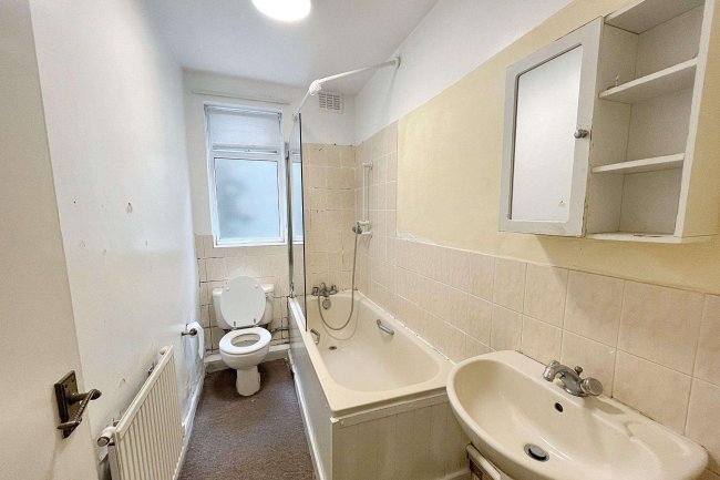 41/41A Astonville Street, London, SW18 5AN 8