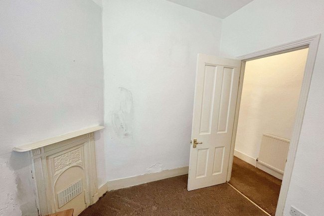 41/41A Astonville Street, London, SW18 5AN 8