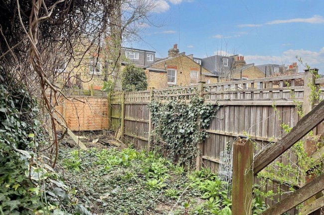 41/41A Astonville Street, London, SW18 5AN 8