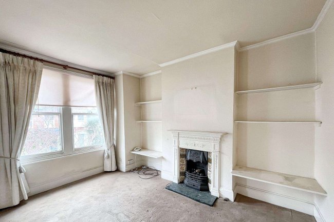 41/41A Astonville Street, London, SW18 5AN 8