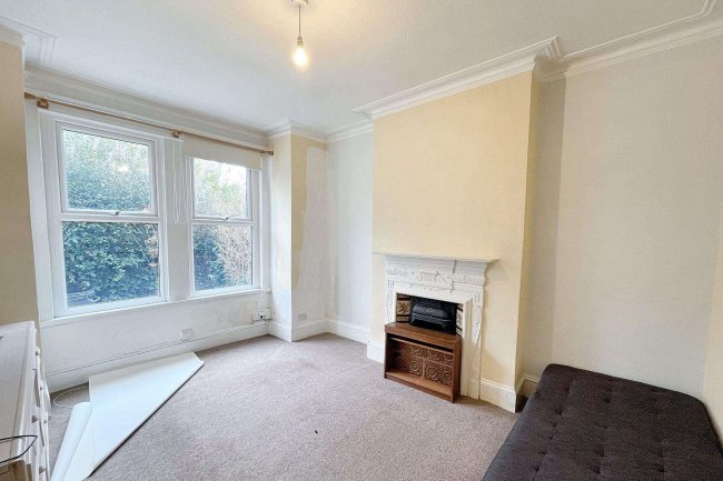 41/41A Astonville Street, London, SW18 5AN 8