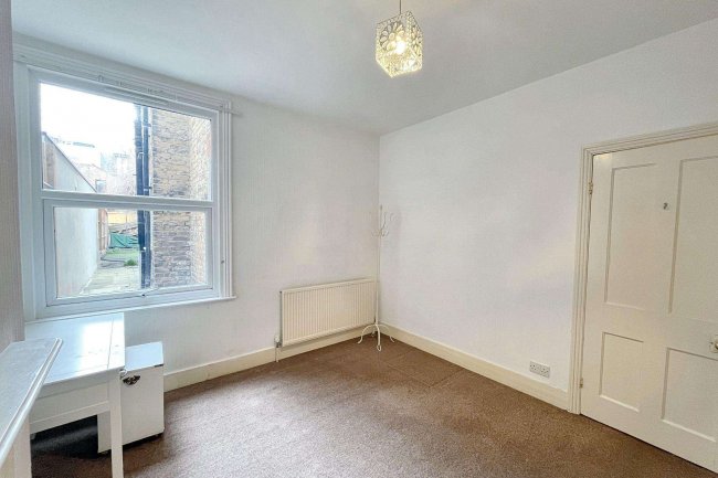 41/41A Astonville Street, London, SW18 5AN 8